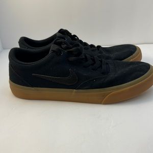 Nike Black Gum SB Charge SolarSoft Canvas Women's Sz 9.5 unisex Skateboard Shoes